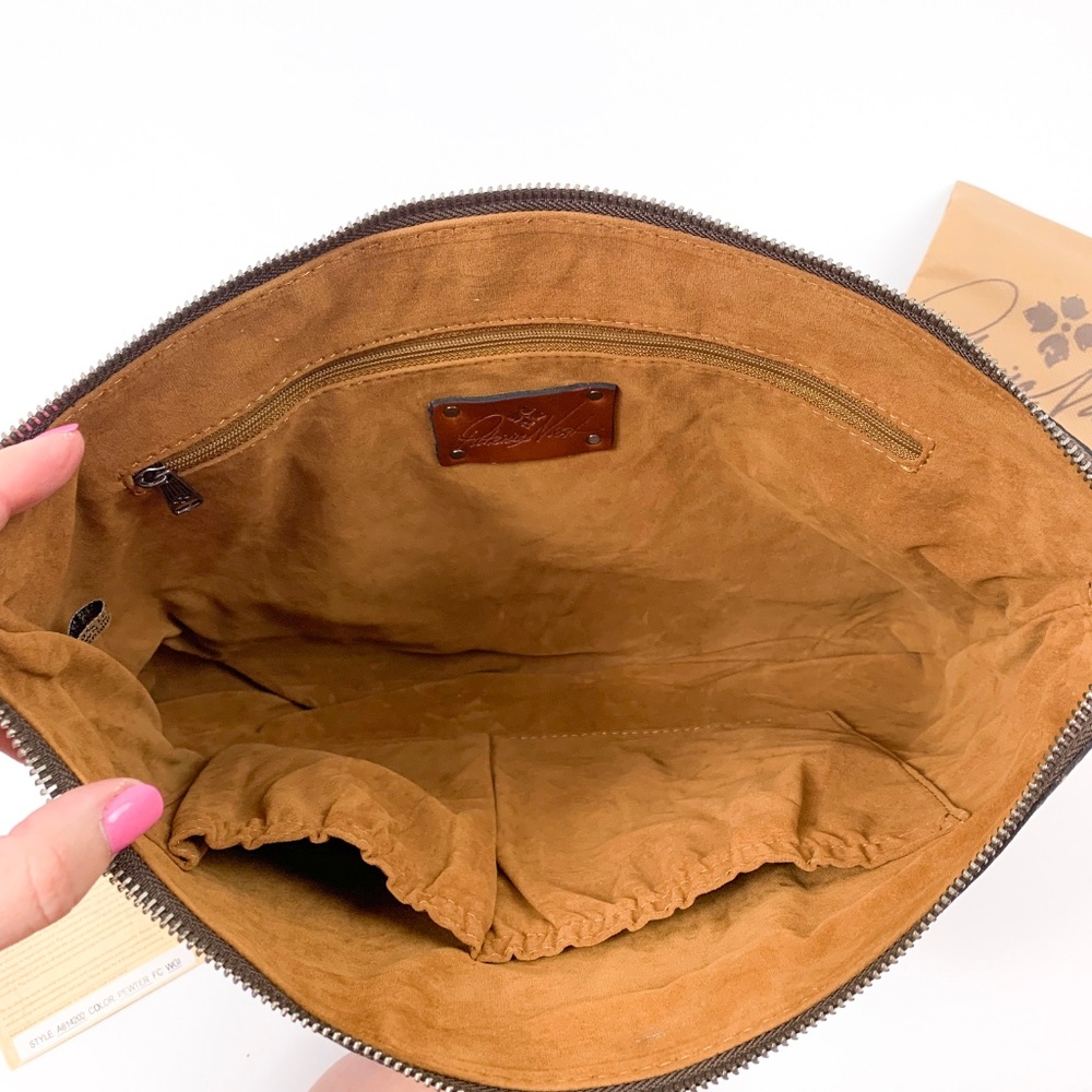 NWT Patricia Nash Braga Tech Wristlet - Picture 5 of 7